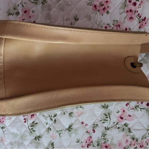 Madewell Sydney Tan Vegan Leather Crossbody - Picture 4 of 5